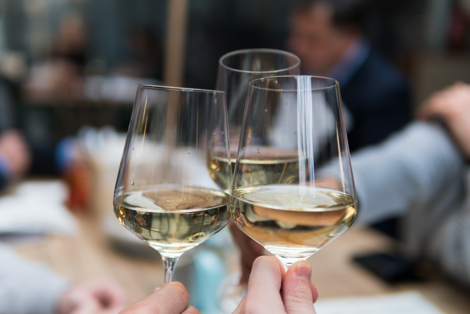 Nyd en aften uden tømmermænd: Opdag en verden af alkoholfri vine
