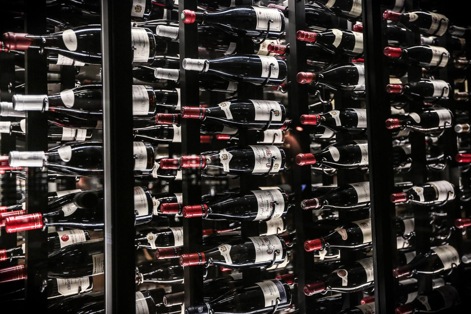 Hvad er den ideelle serveringstemperatur til vin?